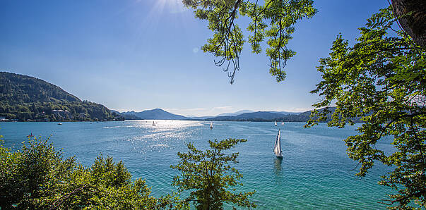 Wörthersee mit Segelbooten
